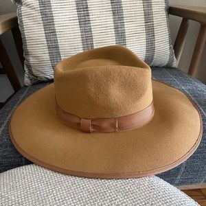 NWT Camel adjustable womens hat
